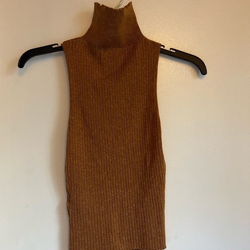 Urban Outfitters Medium Burnt Yellow/brown Sleeveless Turtle Neck, Never Worn